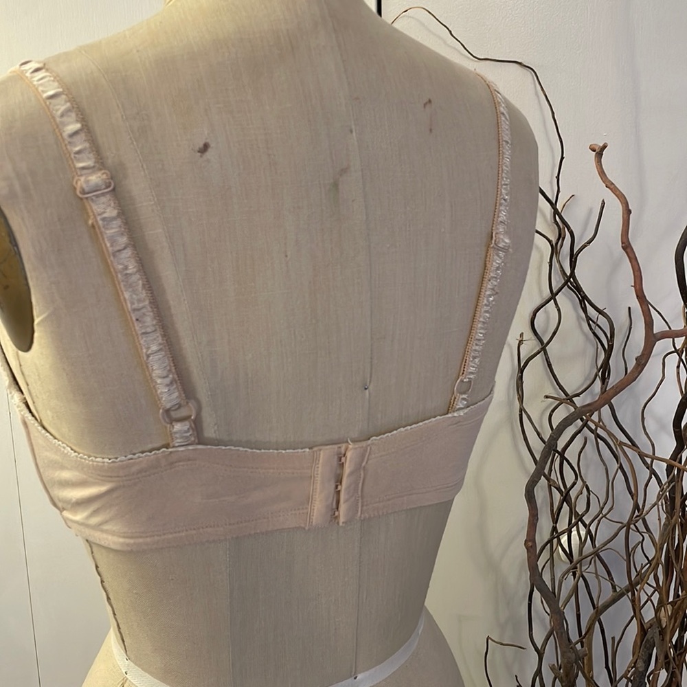 Gilligan & O’Malley Nude nursing bra with lace detail 2XL - Picture 4 of 8